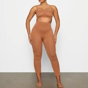NWT SKIMS Sheer Sculpt Cropped Legging Size 2X Bronze